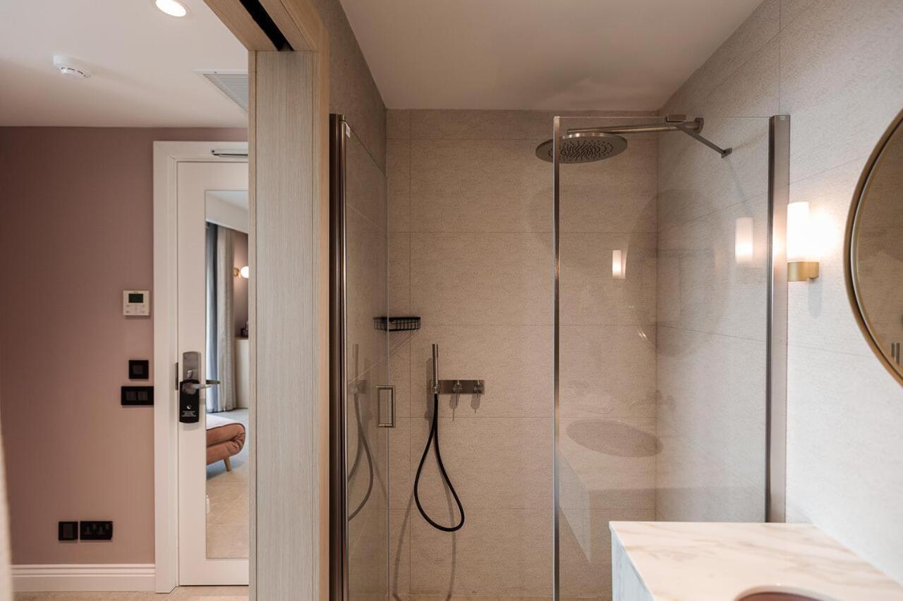 Saint Julian's 123 Mainstreet Boutique Hotel מראה חיצוני תמונה