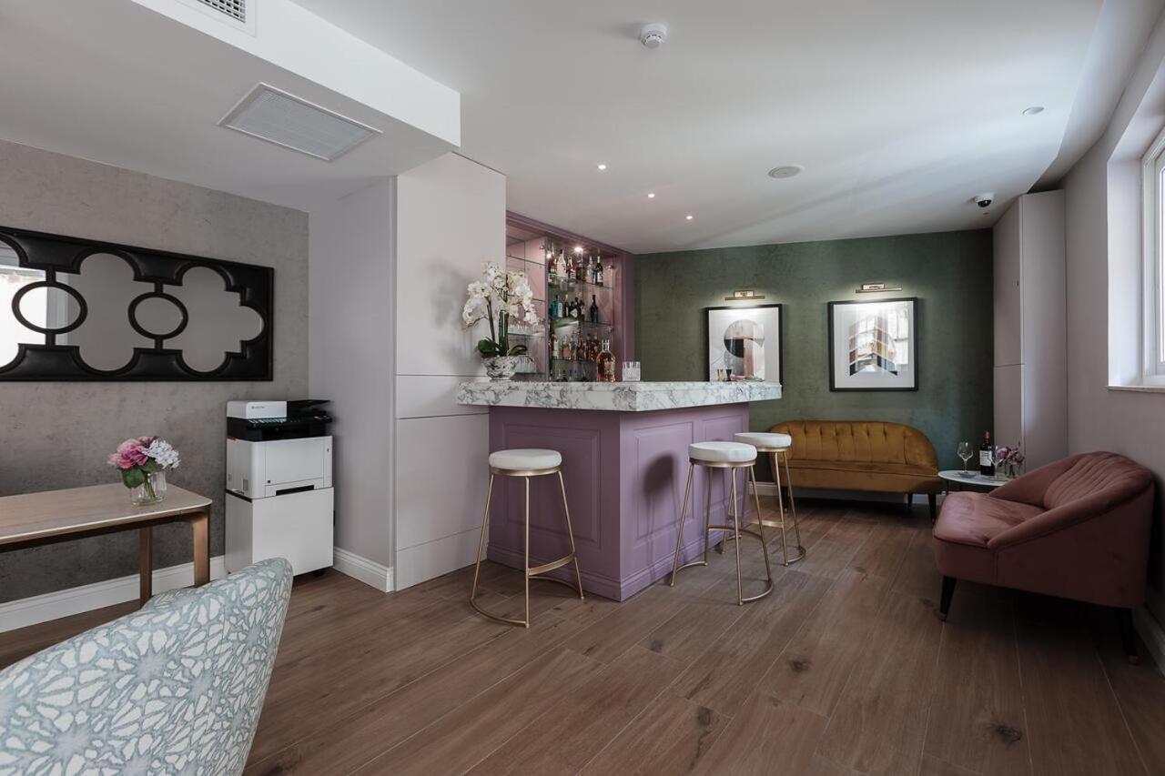 Saint Julian's 123 Mainstreet Boutique Hotel מראה חיצוני תמונה