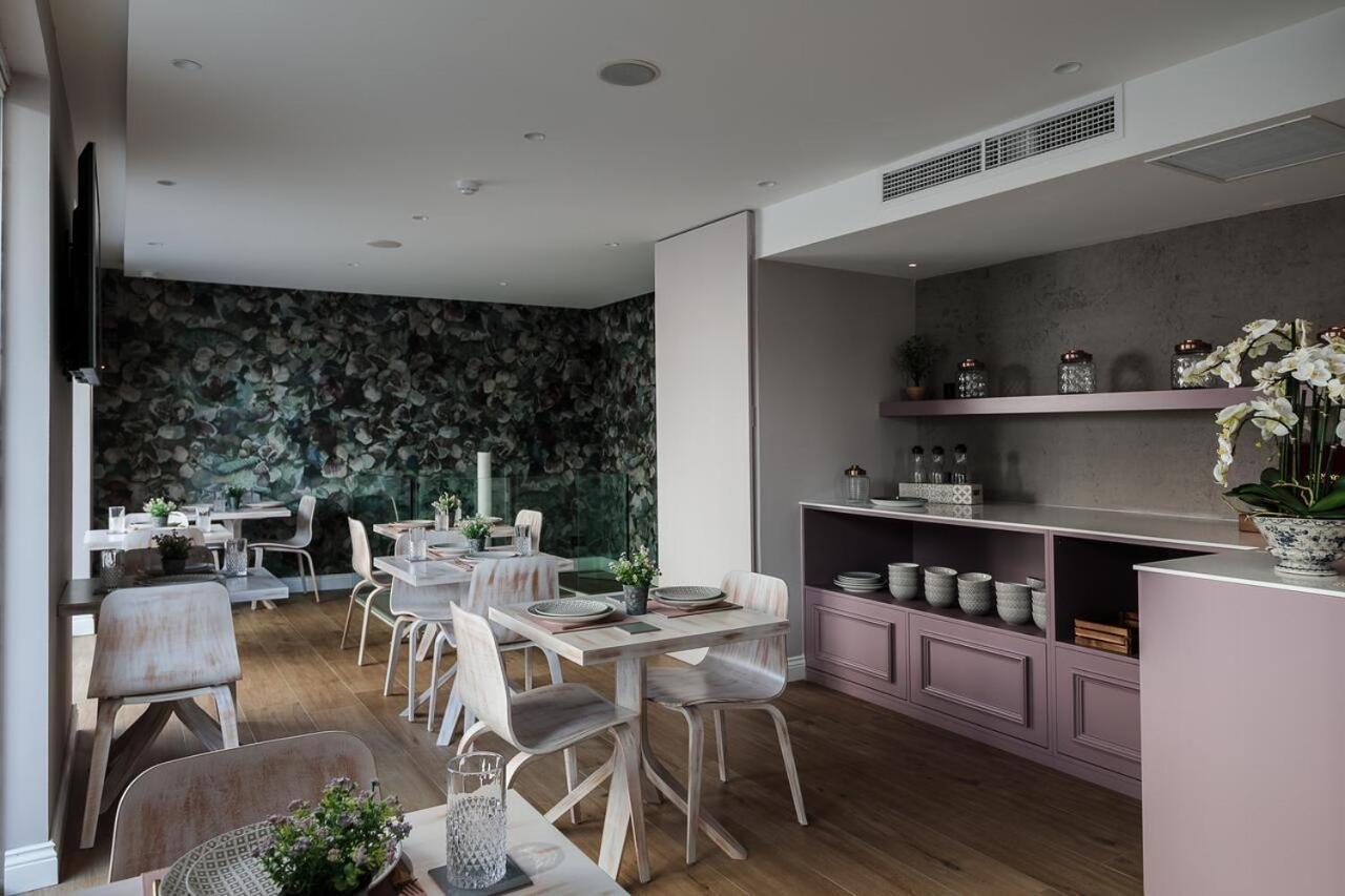 Saint Julian's 123 Mainstreet Boutique Hotel מראה חיצוני תמונה